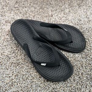 Nike Women’s Black Sandals